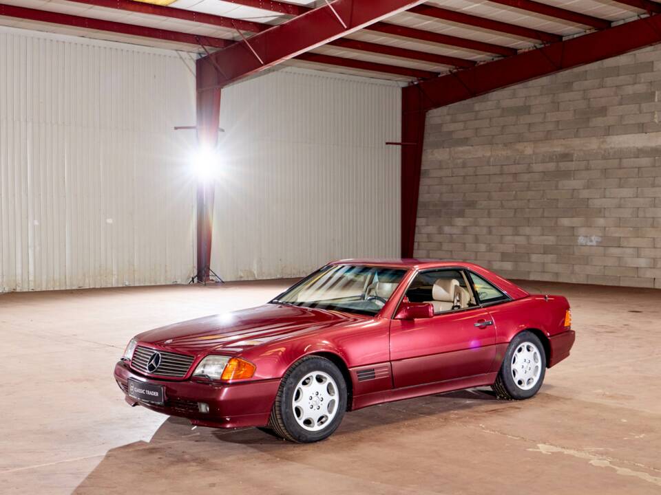 Image 12/43 of Mercedes-Benz 500 SL (1992)