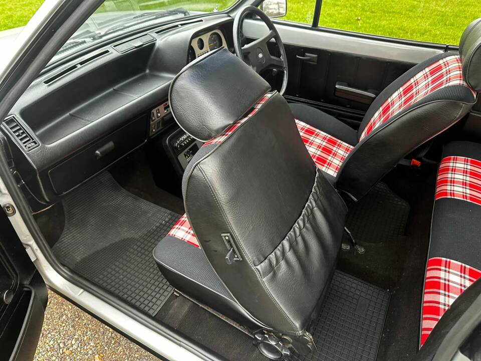 Bild 54/70 von Ford Fiesta 1.3 Supersport (1980)