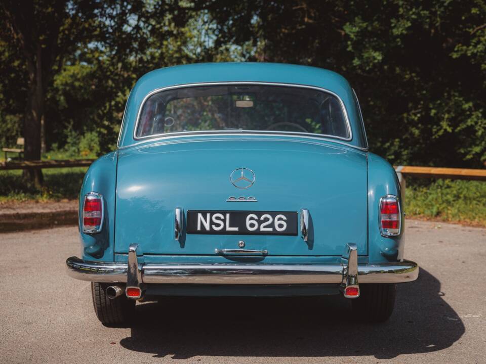 Image 7/50 of Mercedes-Benz 220 a (1956)