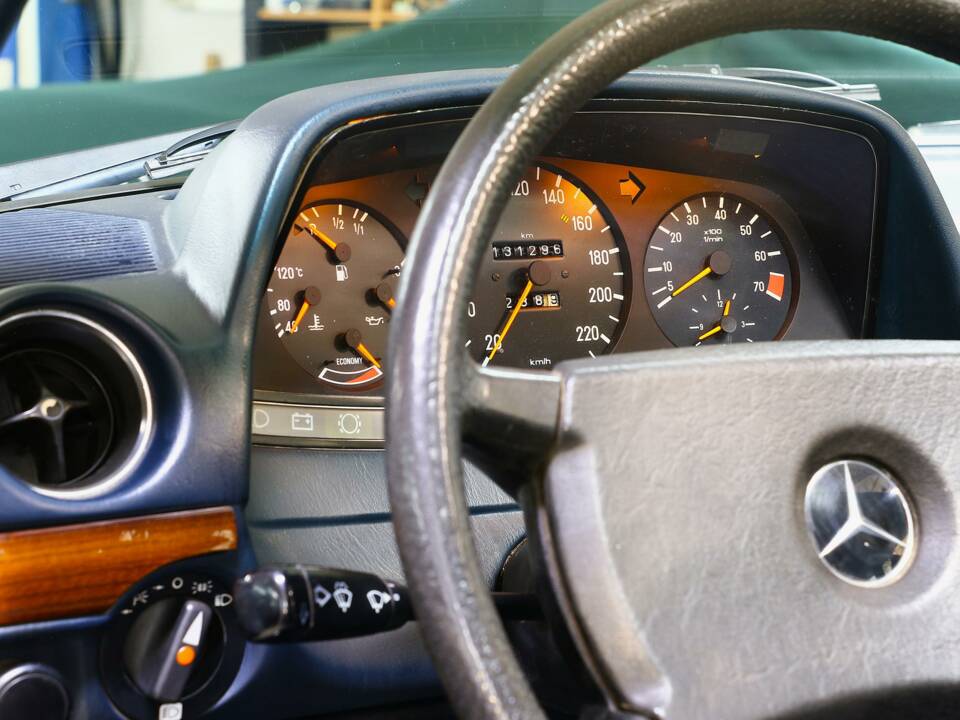 Bild 19/25 von Mercedes-Benz 280 TE (1985)