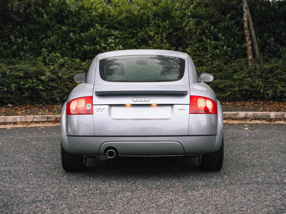 Immagine 33/50 di Audi TT 1.8 T quattro (2006)