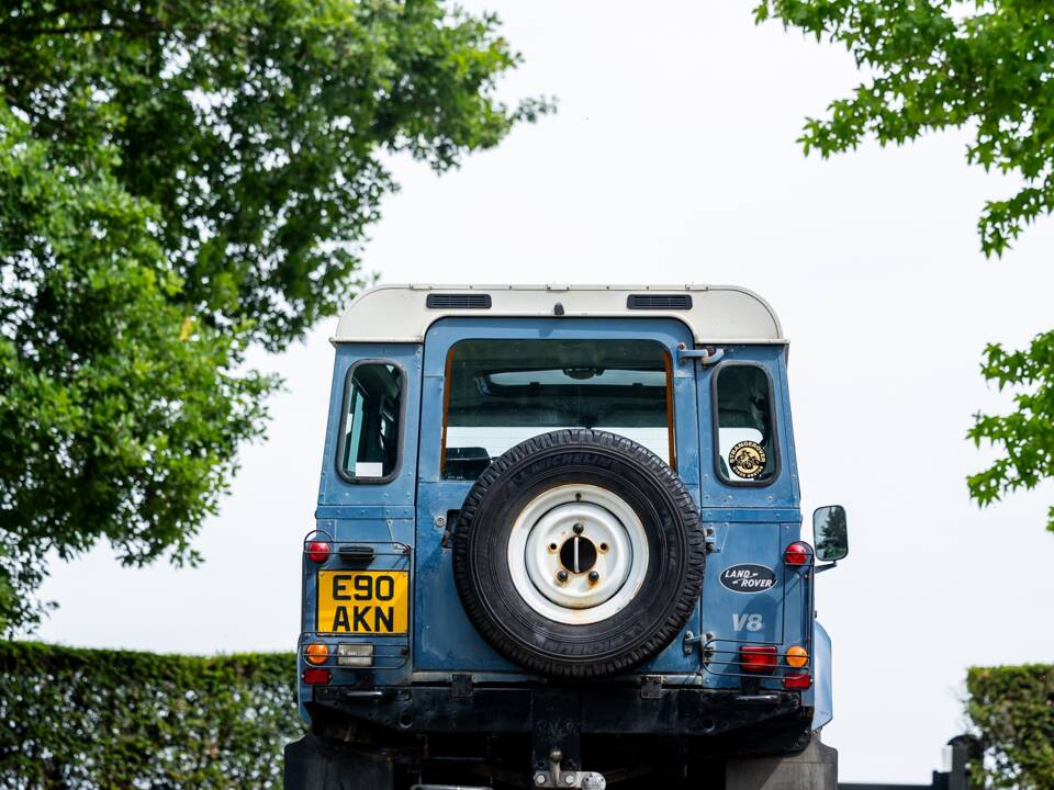 Image 35/50 of Land Rover 110 (1988)