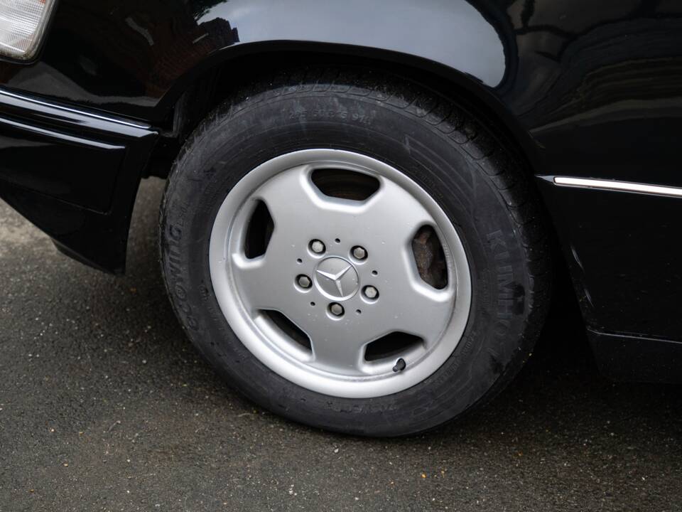 Bild 26/42 von Mercedes-Benz E 320 (1995)