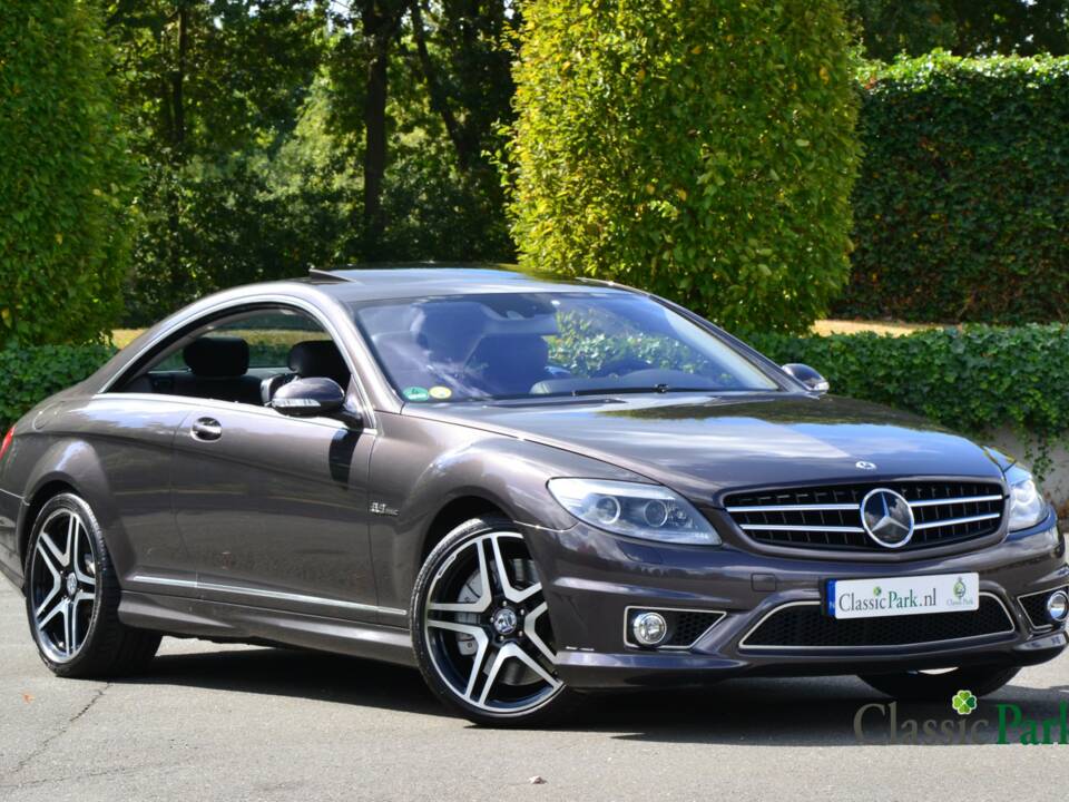 Immagine 7/50 di Mercedes-Benz CL 63 AMG (2007)