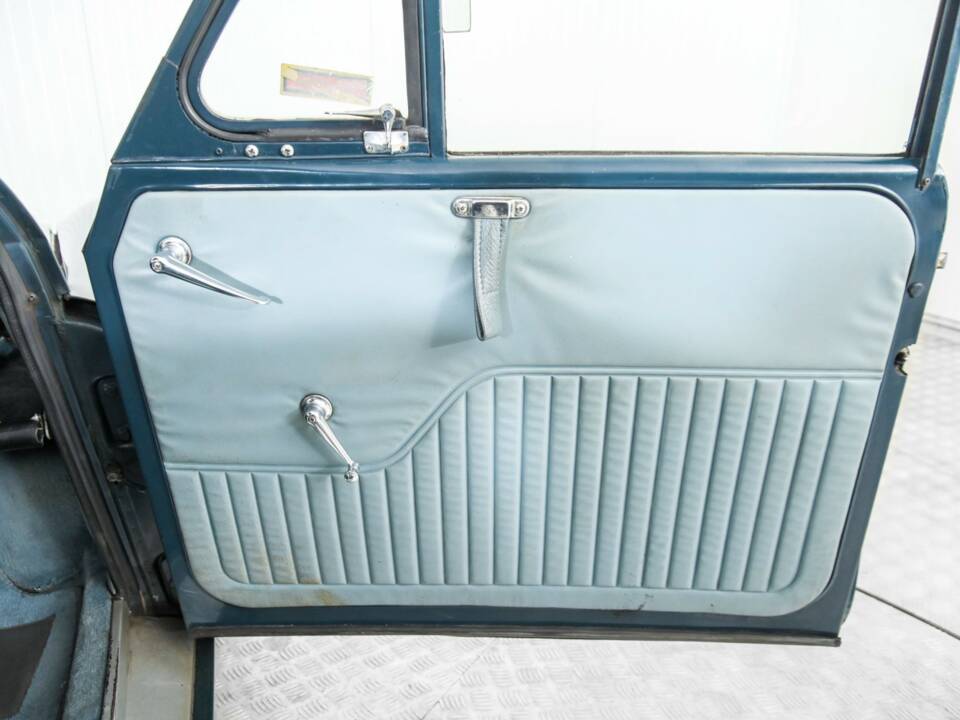 Image 28/50 of Morris Minor 1000 (1967)