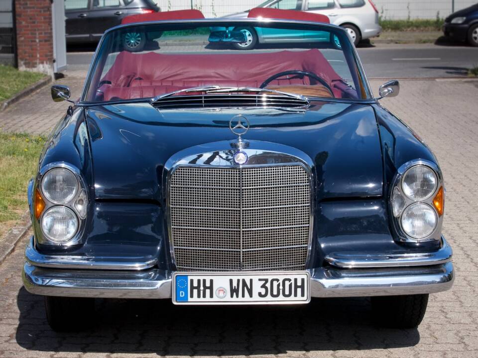 Image 7/39 of Mercedes-Benz 300 SE (1962)