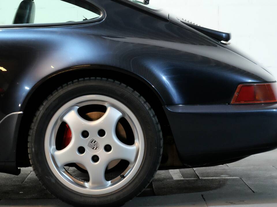 Imagen 18/26 de Porsche 911 Carrera 4 (1992)