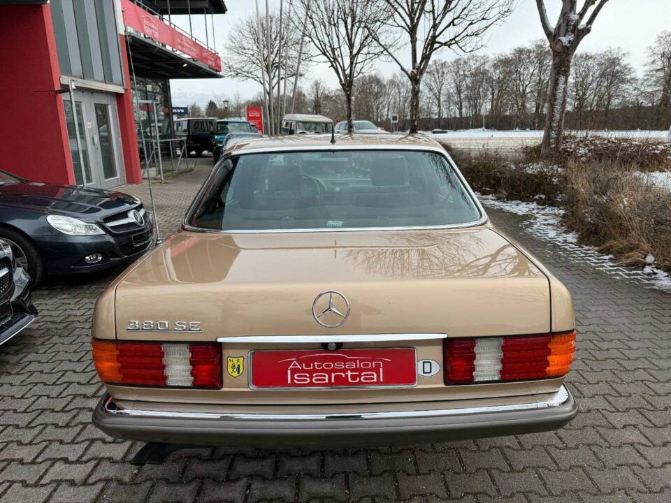 Bild 14/36 von Mercedes-Benz 380 SE (1981)