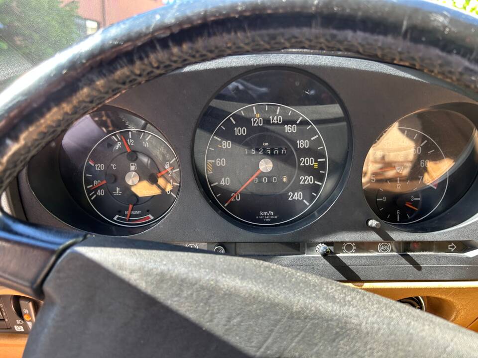 Image 29/50 of Mercedes-Benz 380 SL (1983)