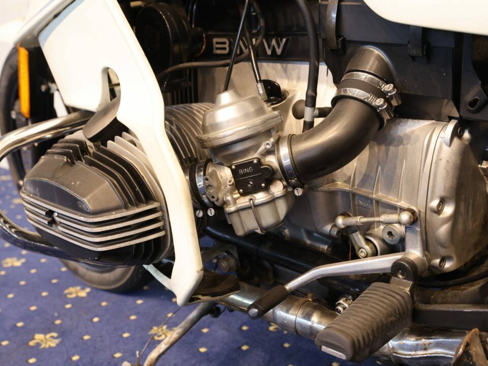 Image 29/32 of BMW R 100 RS (1987)