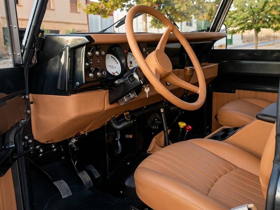 Immagine 5/15 di Land Rover 90 (1988)