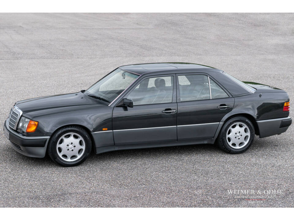 Image 1/34 of Mercedes-Benz 500 E (1992)