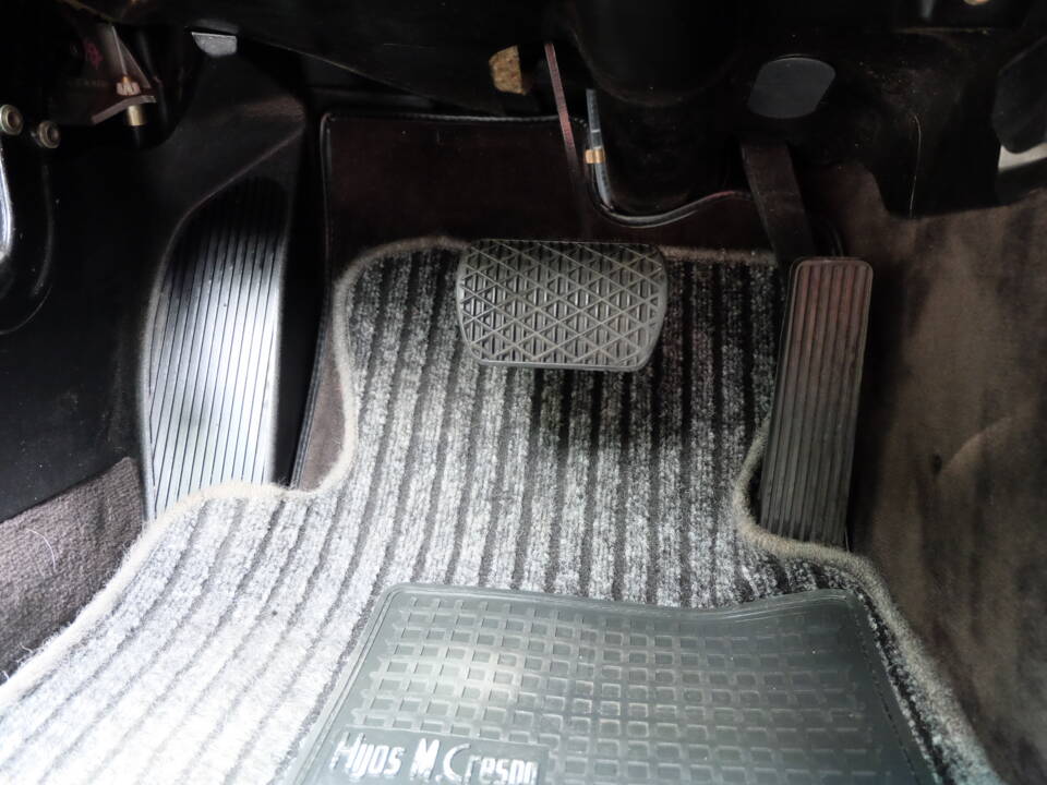 Image 28/75 of Mercedes-Benz E 280 T (1994)