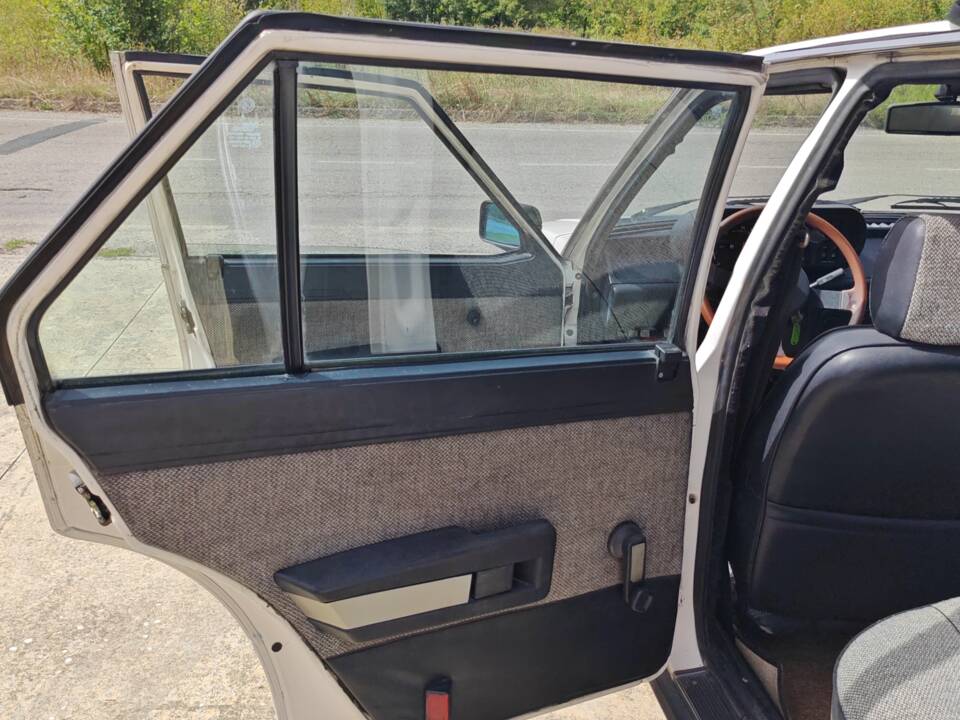 Bild 24/34 von Alfa Romeo Giulietta 1.6 (1983)