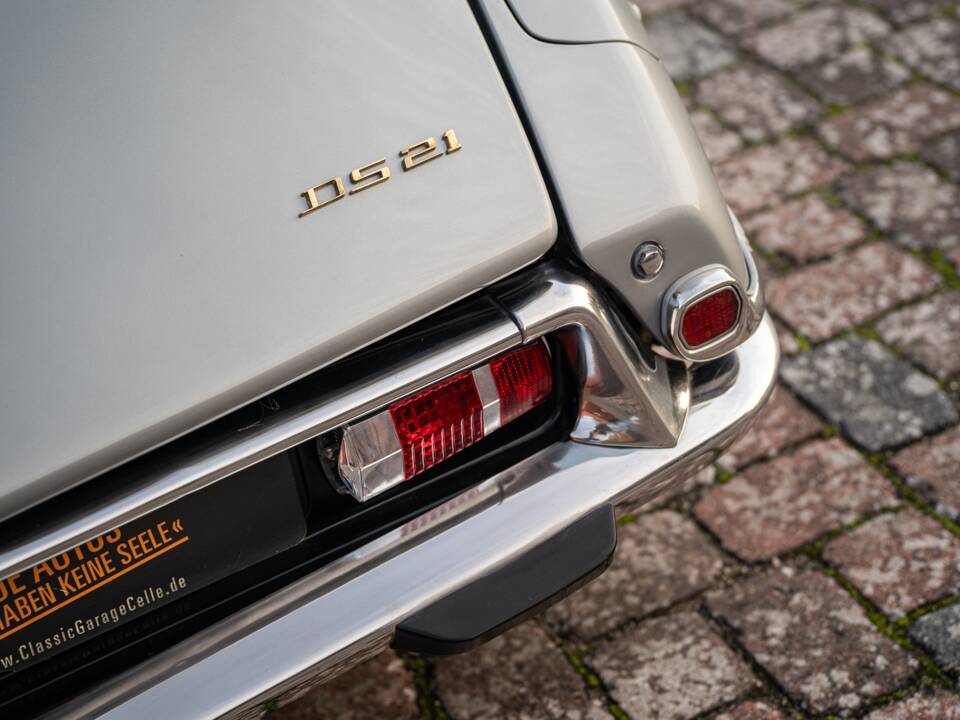 Image 18/44 of Citroën DS 21 (1968)