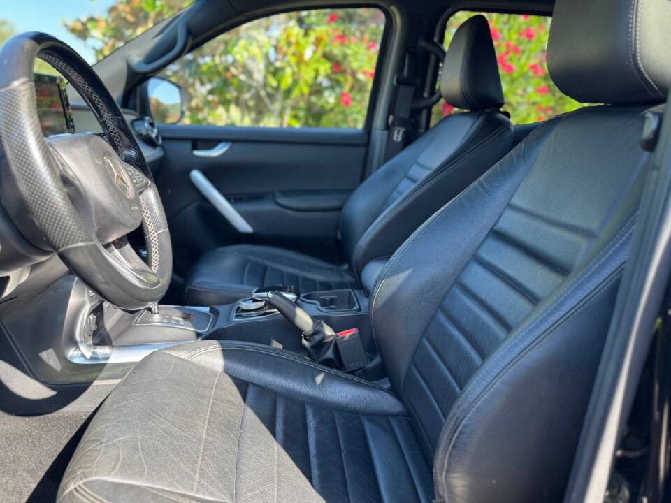 Immagine 13/24 di Mercedes-Benz X 250 d 4MATIC (2020)
