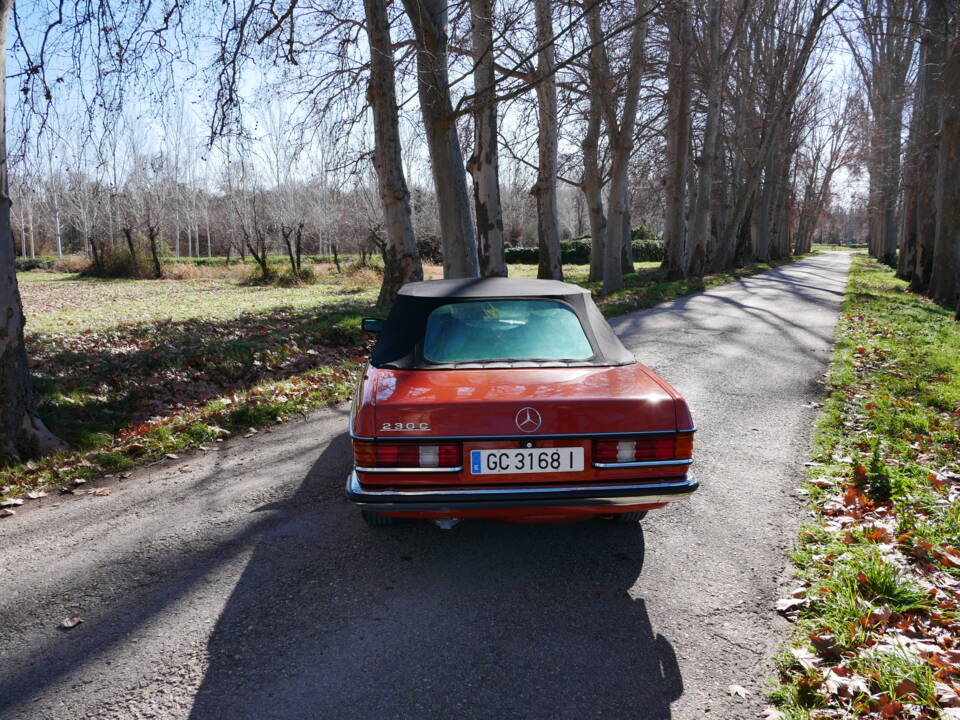 Image 27/29 de Mercedes-Benz 230 C (1977)