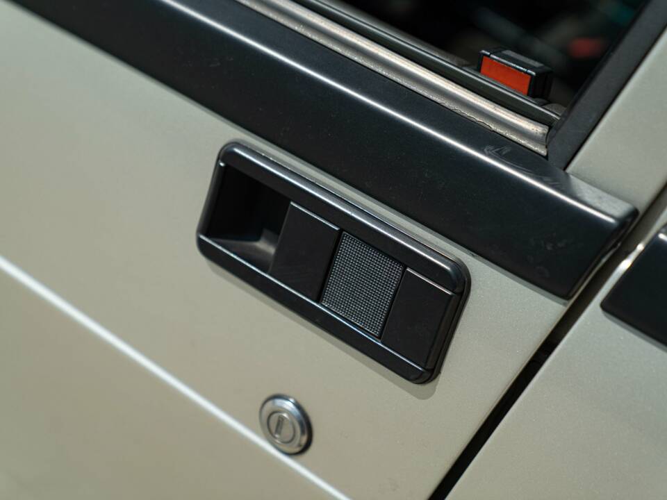Immagine 11/50 di Alfa Romeo 75 2.0 Twin Spark (1989)