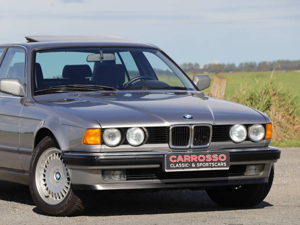 Imagen 20/41 de BMW 735i (1987)