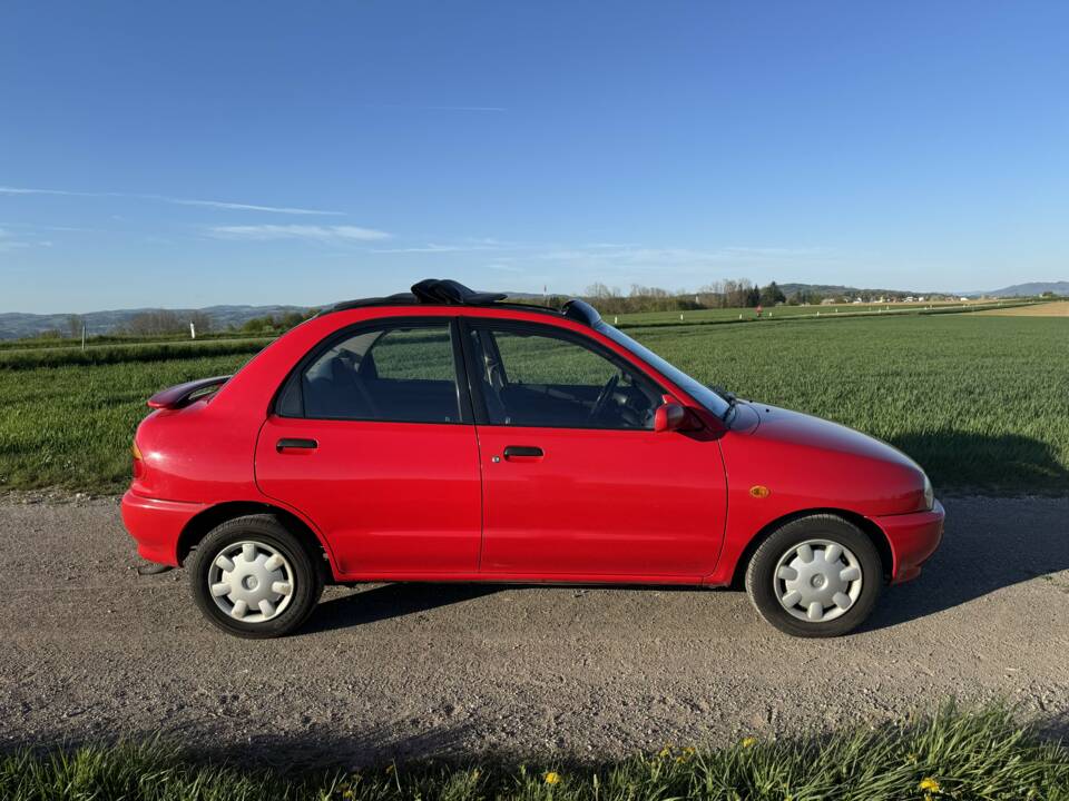 Image 2/9 of Mazda 121 1.3 (1994)
