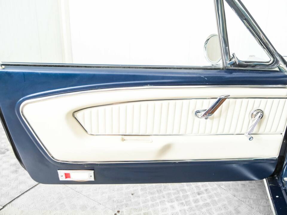 Image 32/50 of Ford Mustang 289 (1966)