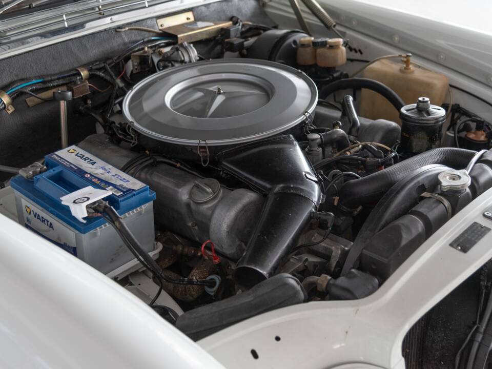 Bild 37/39 von Mercedes-Benz 280 SE 3,5 (1970)