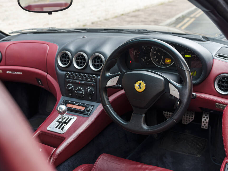 Image 15/31 of Ferrari 575M Maranello (2002)