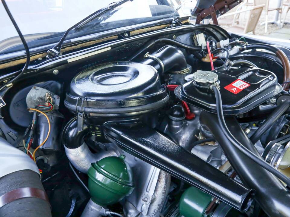 Bild 22/50 von Citroën DS 20 (1974)