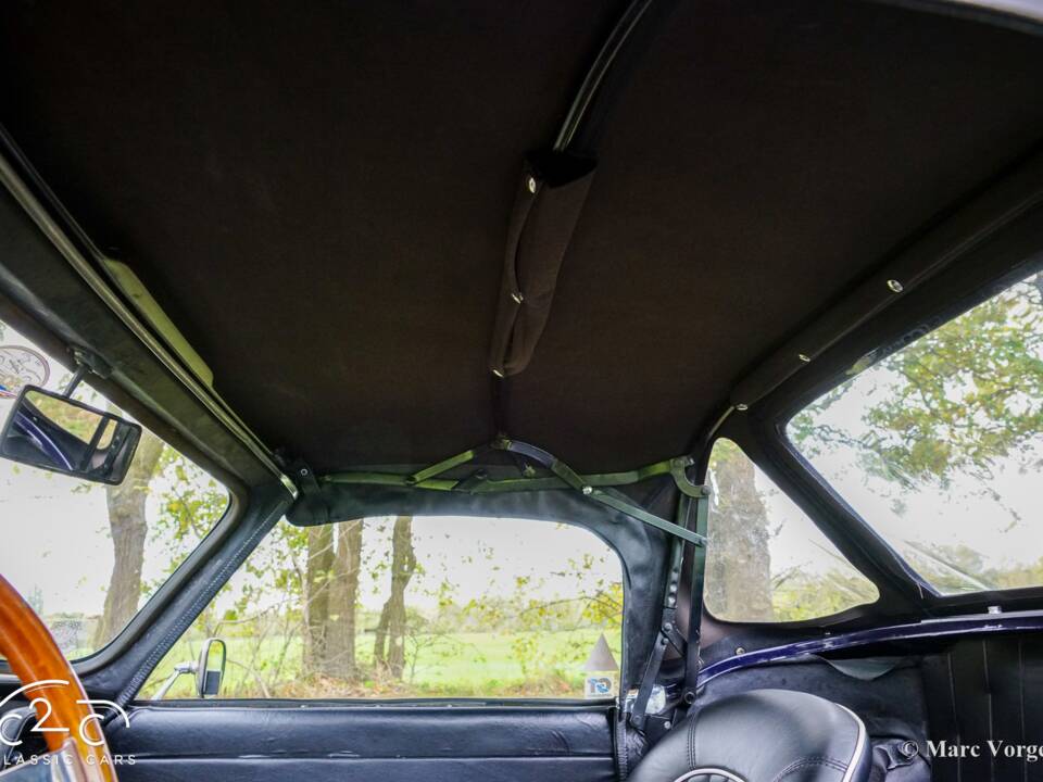 Image 48/60 of Triumph Spitfire Mk III (1970)