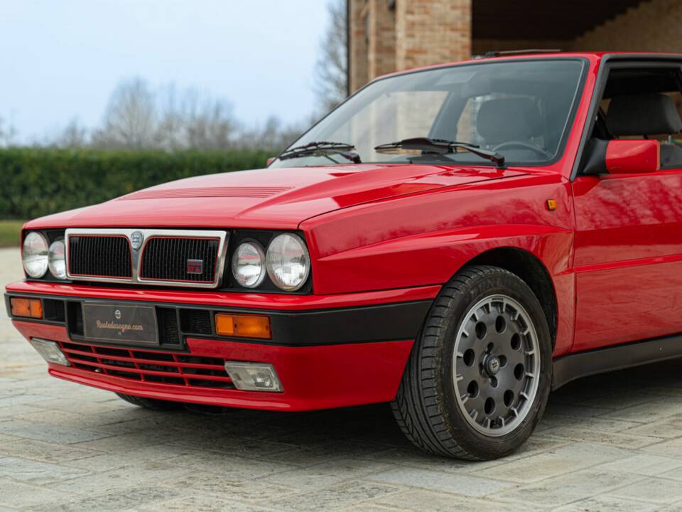 Image 17/50 of Lancia Delta HF Integrale 16V (1989)
