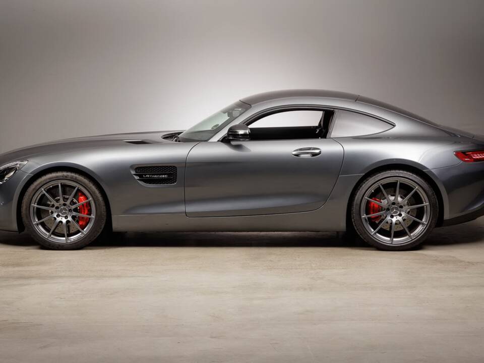 Image 4/29 of Mercedes-AMG GT-S (2015)
