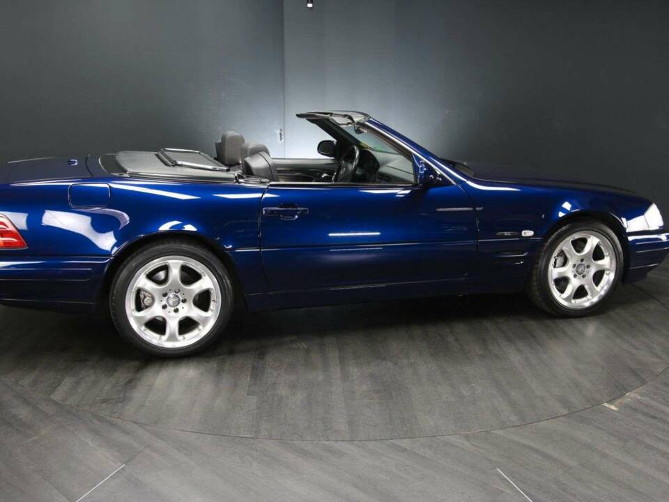 Image 11/49 of Mercedes-Benz SL 500 (2000)