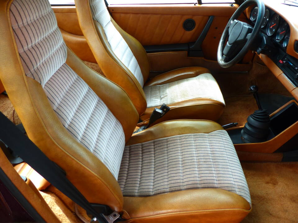 Image 11/16 of Porsche 911 SC 3.0 (1978)
