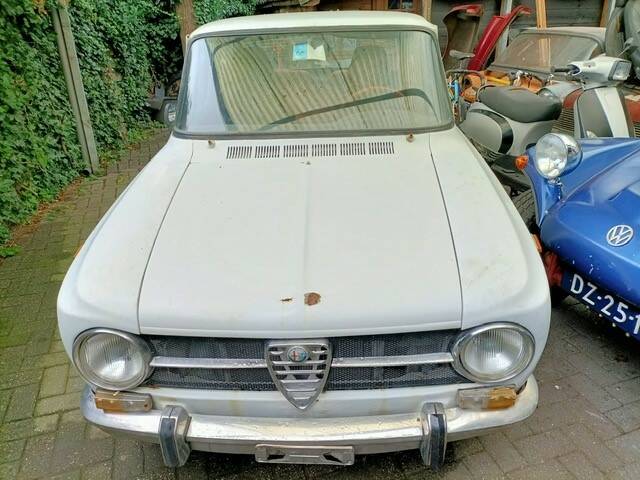 Bild 34/50 von Alfa Romeo Giulia 1300 Super (1971)