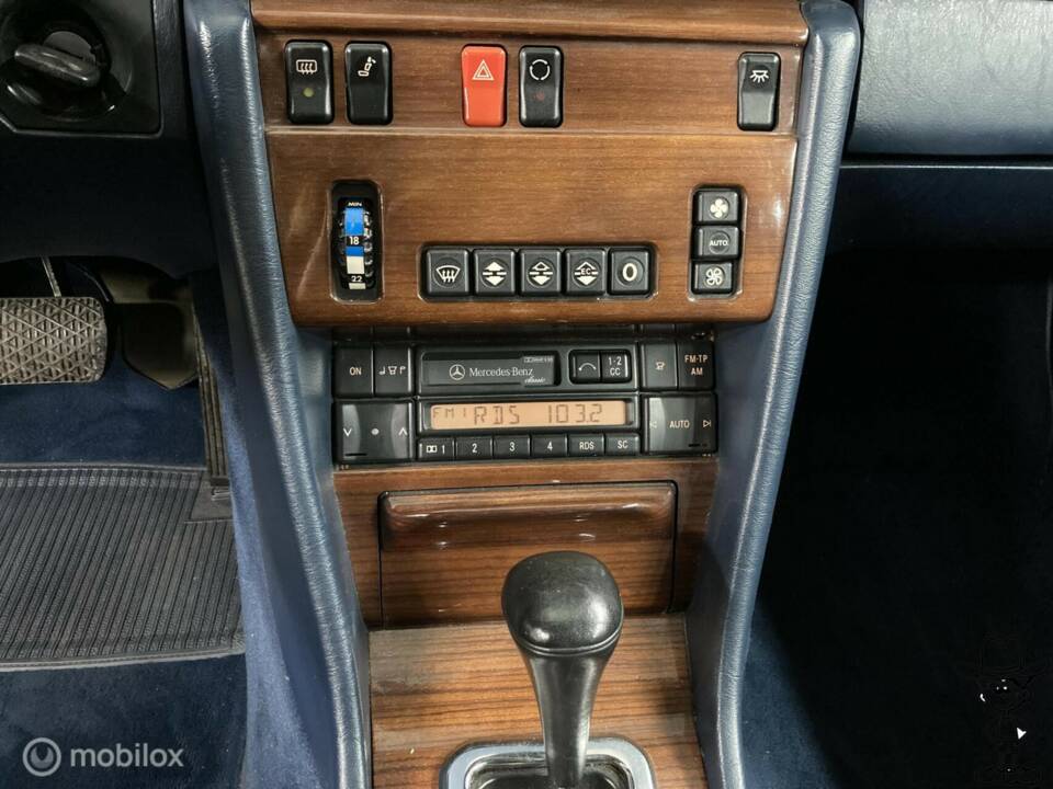 Bild 13/50 von Mercedes-Benz 300 E (1986)