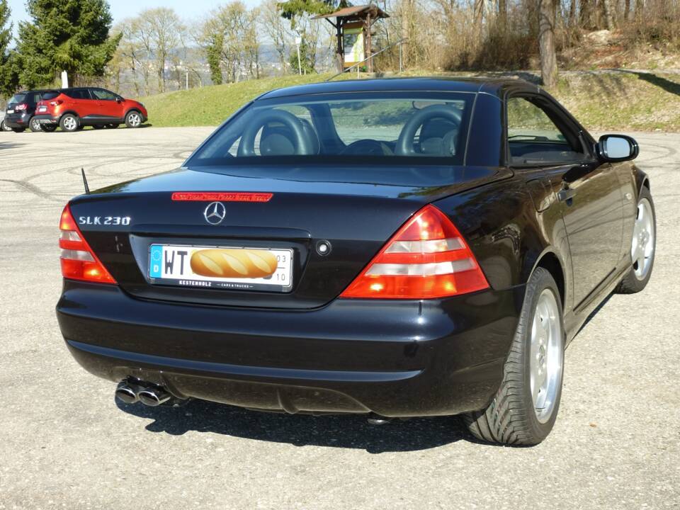 Image 17/53 of Mercedes-Benz SLK 230 Kompressor (1999)