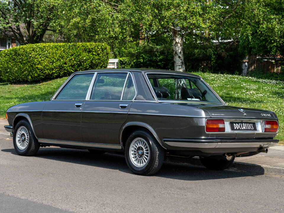 Afbeelding 3/29 van BMW 3,3 L (1975)