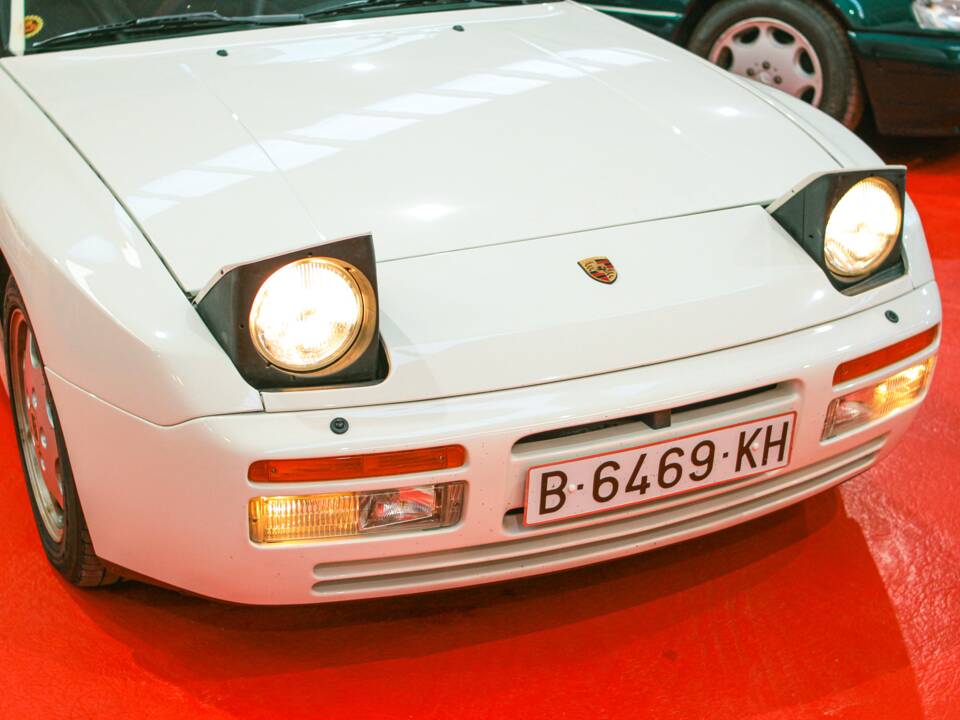 Image 38/45 of Porsche 944 S2 (1989)