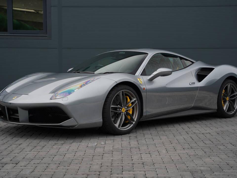 Image 4/50 de Ferrari 488 GTB (2019)