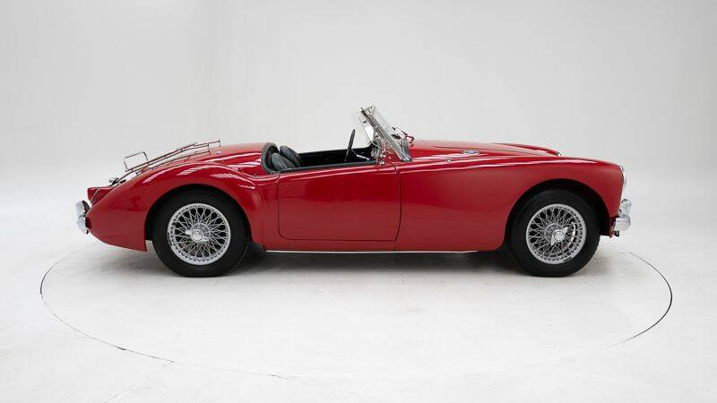 Image 9/15 of MG MGA 1500 (1956)