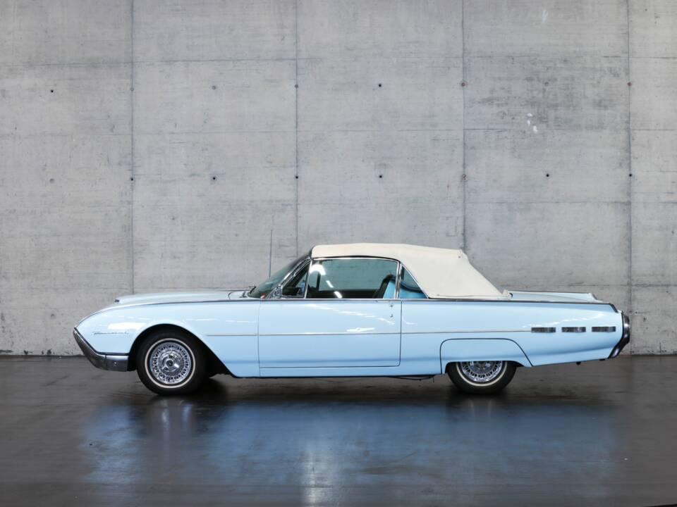 Immagine 6/50 di Ford Thunderbird (1962)