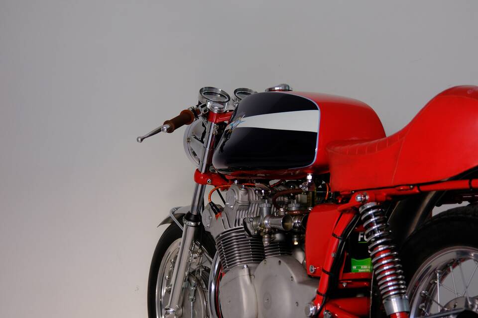 Image 69/99 of MV Agusta 750 Sport (1971)