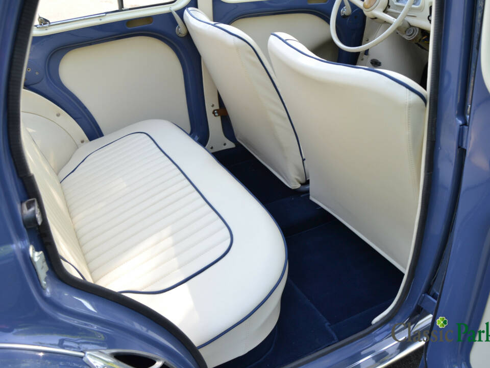 Image 37/50 of Renault 4 CV Décapotable (1954)
