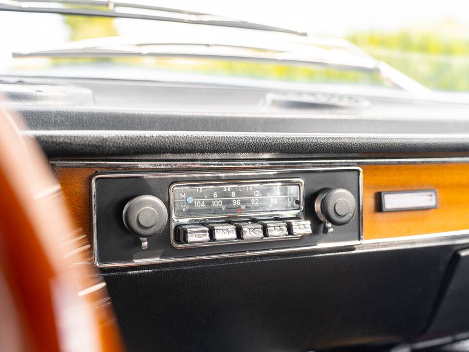 Image 44/53 of Alfa Romeo 2000 GT Veloce (1975)