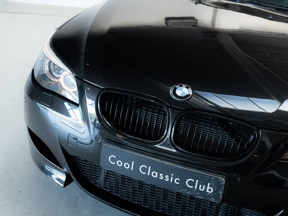Bild 24/32 von BMW M5 Touring (2007)
