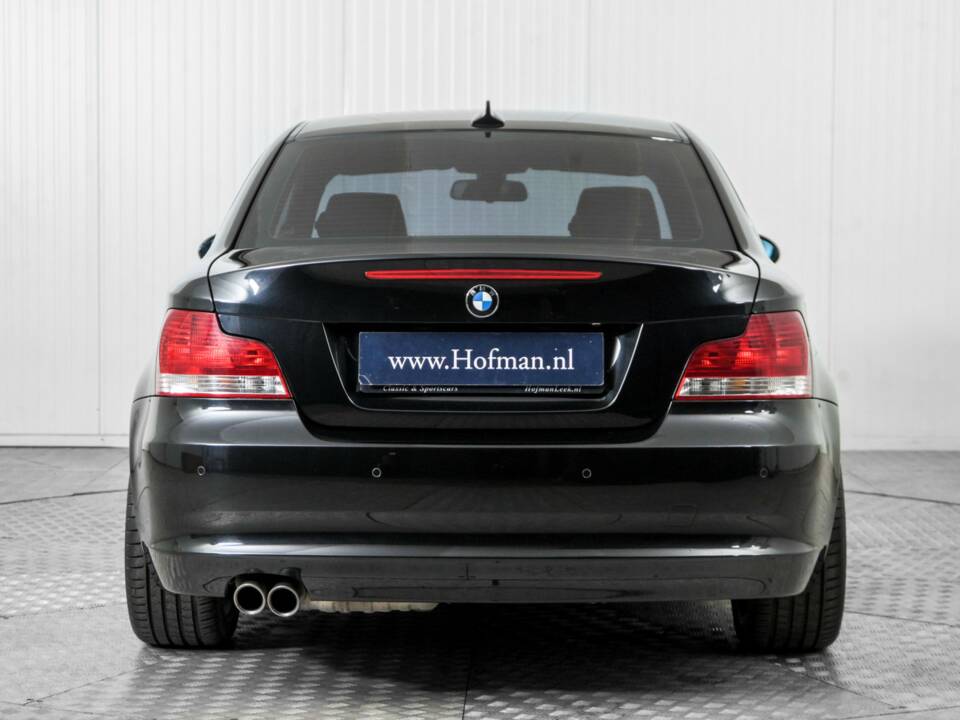 Image 13/50 of BMW 125i (2008)