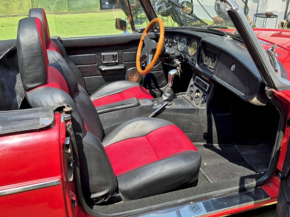 Image 29/40 of MG MGB (1979)