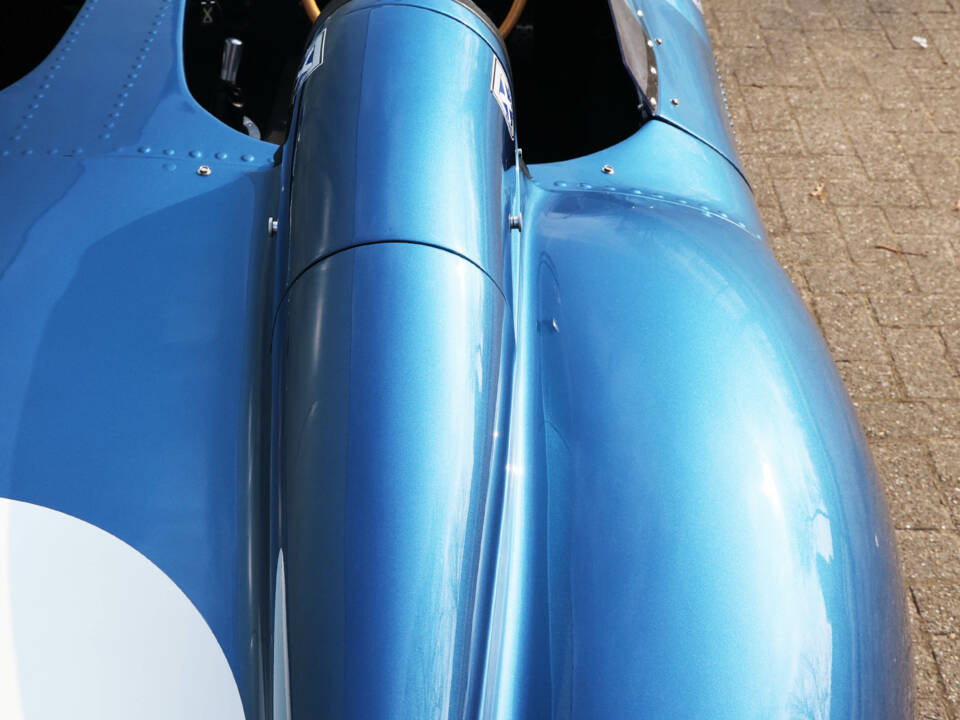 Image 10/60 of Jaguar D-Type (1967)
