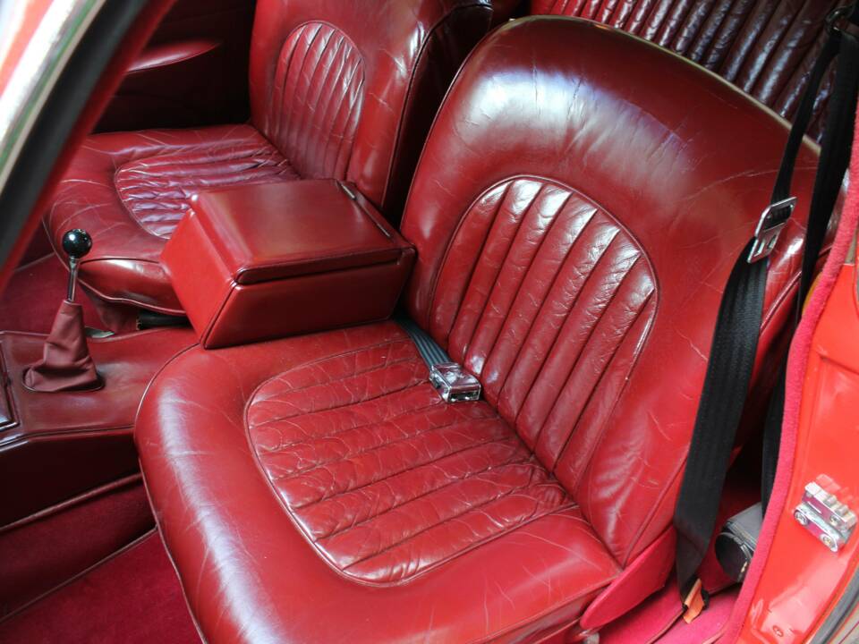 Image 13/21 of Jaguar Mk II 3.8 (1965)