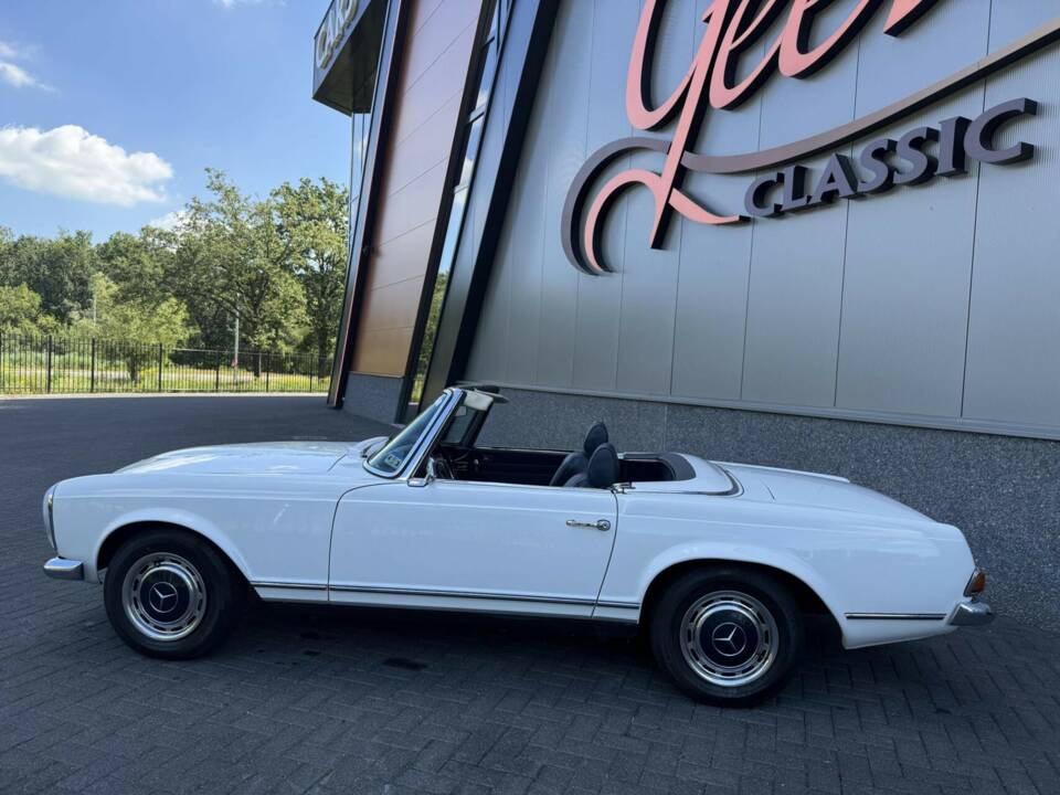 Bild 15/50 von Mercedes-Benz 280 SL (1969)